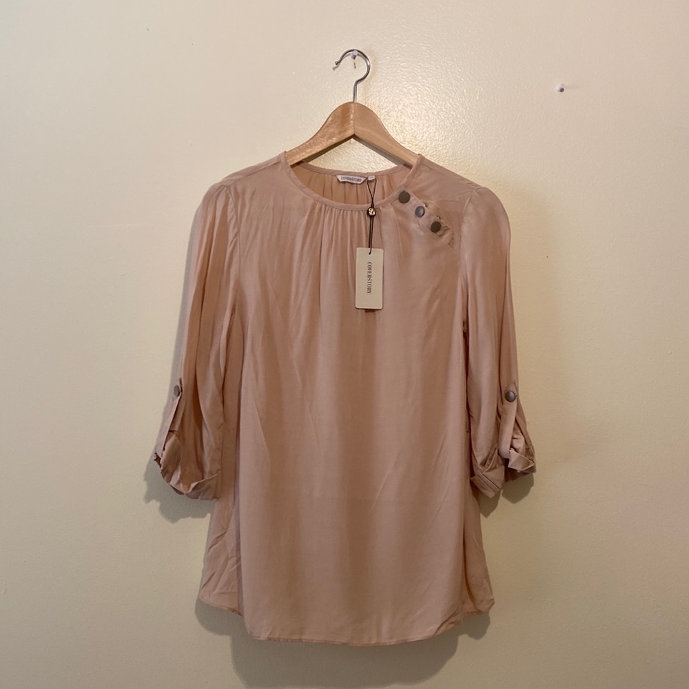 Cover Story beige rayon blouse. Size Xs. New